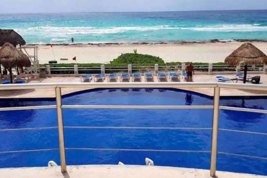 Amazing Beachfront Apartment Cancun Exterior photo