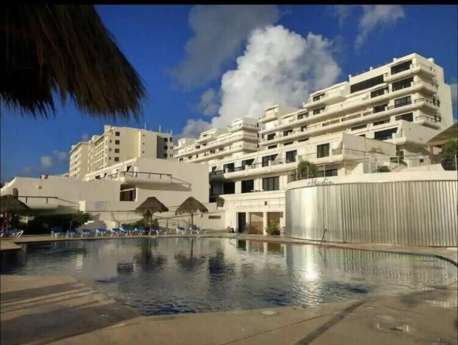 Amazing Beachfront Apartment Cancun Exterior photo
