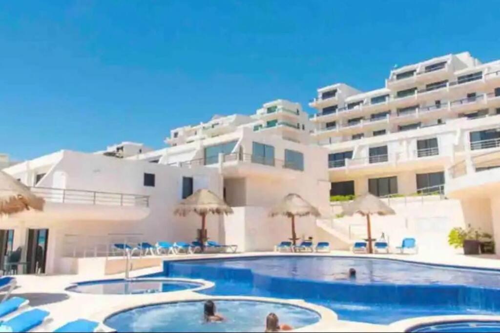 Amazing Beachfront Apartment Cancun Exterior photo