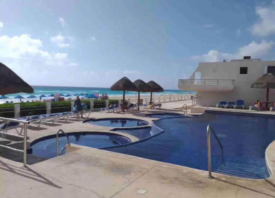 Amazing Beachfront Apartment Cancun Exterior photo